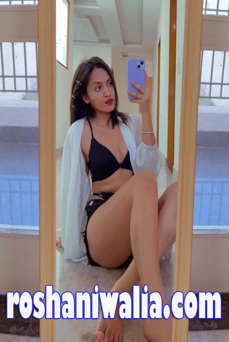 Housewife escort In delhi
